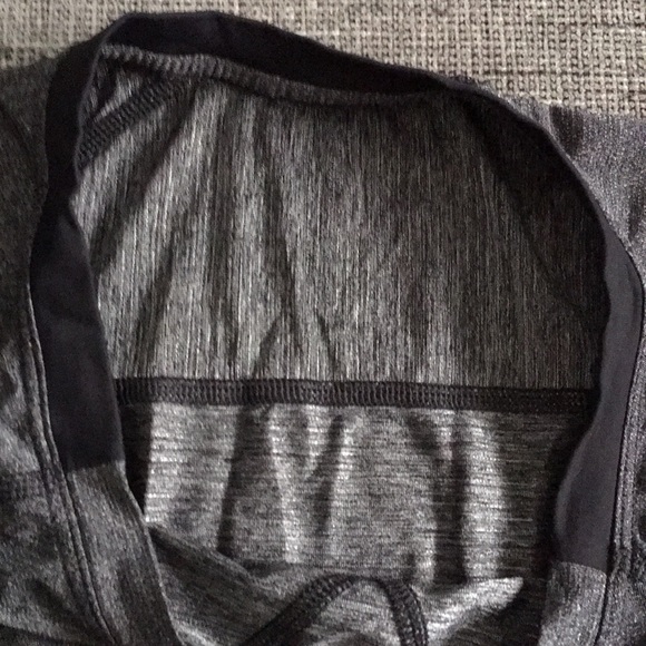 Lululemon men’s athletic shirt underarm vent hem - Picture 7 of 7